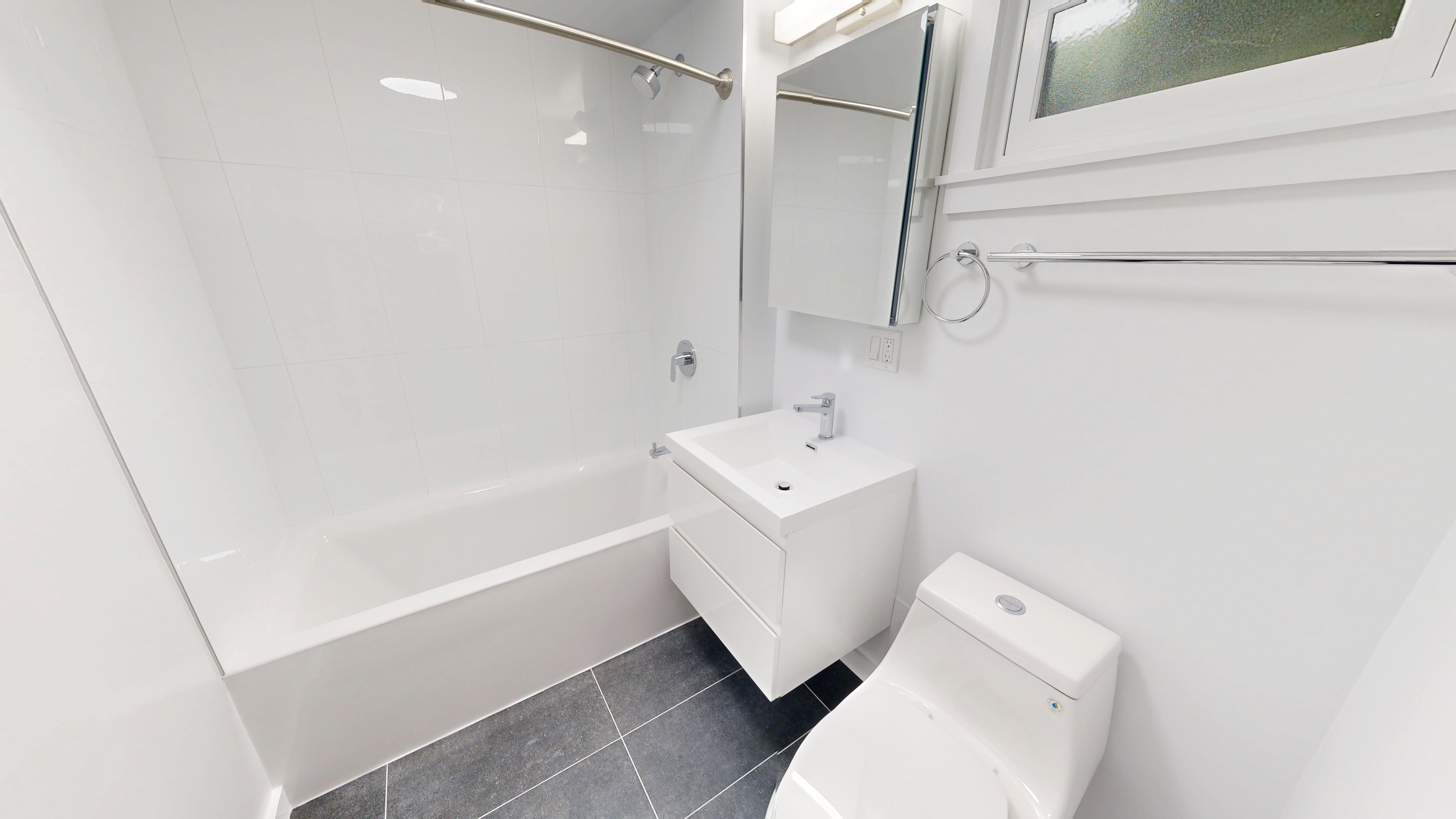 0BR/1BA Apartment on Washington Street · San Francisco photo 3